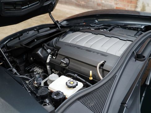 Used 2017 Chevrolet Corvette Stingray Coupe w/ Battery Protection Package image 29