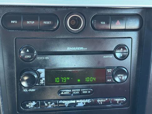 Used 2005 Ford Mustang GT image 33