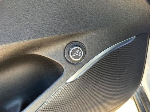 Used 2019 Buick Enclave Essence AWD/4WD image 13