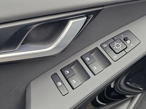 Certified 2025 Kia Niro Wind FWD image 31