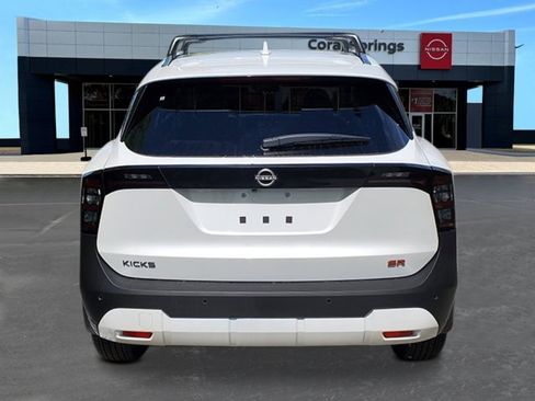 New 2026 Nissan Kicks SR image 3