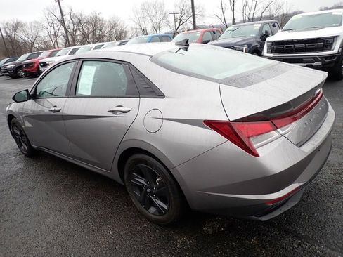 Used 2023 Hyundai Elantra SEL image 5