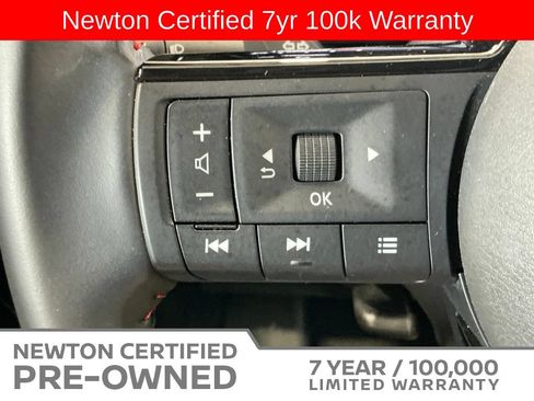 Used 2025 Nissan Kicks SR FWD image 29