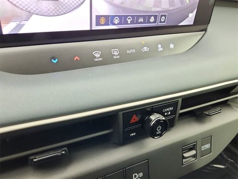 New 2026 Nissan Leaf w/ Floor Mat Package (S+) FWD image 18