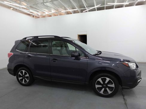 Used 2018 Subaru Forester 2.5i Limited AWD/4WD image 4