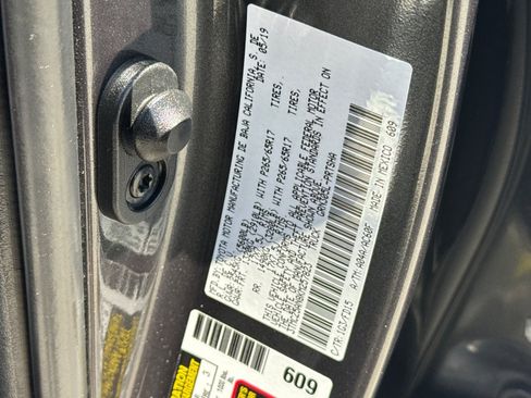 Used 2019 Toyota Tacoma TRD Sport AWD/4WD image 25