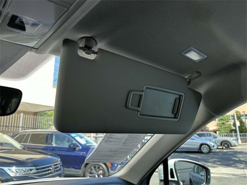 Certified 2022 Volkswagen Tiguan SE w/ Panoramic Sunroof Package image 14