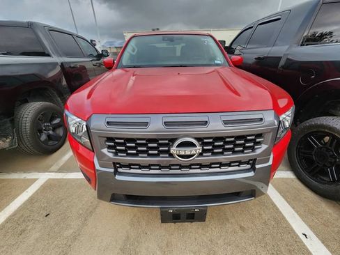 Used 2025 Nissan Frontier SV RWD image 2