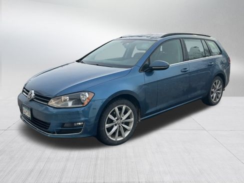 Used 2016 Volkswagen Golf SE image 3