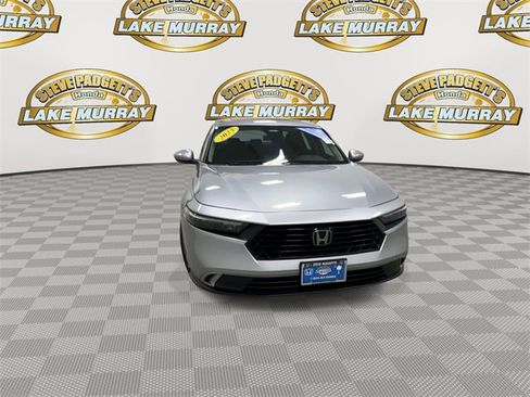 Used 2023 Honda Accord EX image 6