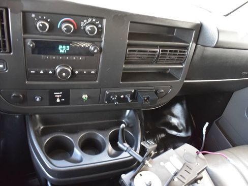 Used 2014 Chevrolet Express 2500 image 37