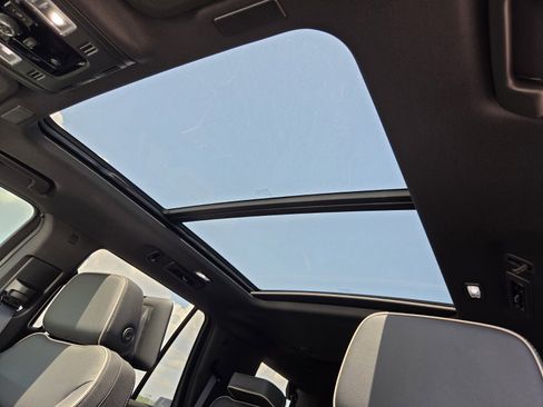 New 2026 Chevrolet Tahoe Premier image 12