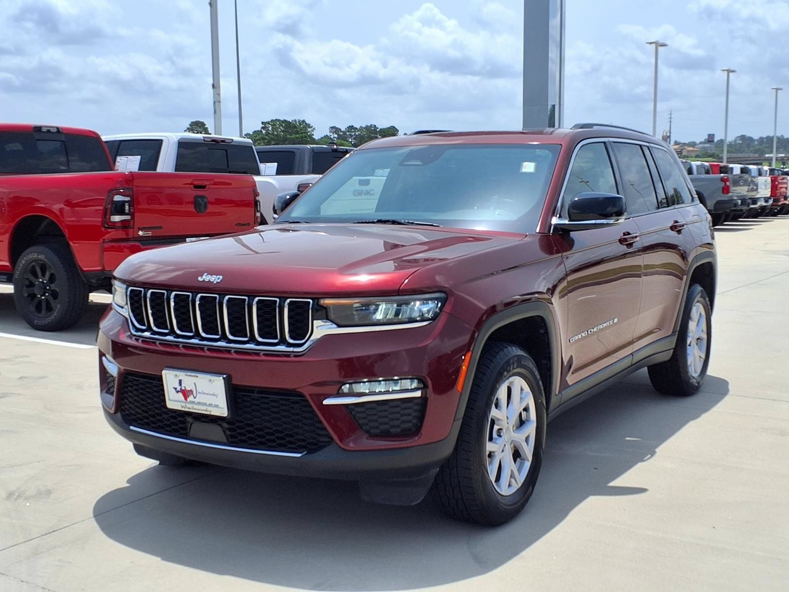 Used 2022 Jeep Grand Cherokee Limited AWD/4WD image 3