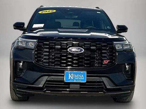 Used 2025 Ford Explorer ST AWD/4WD image 2