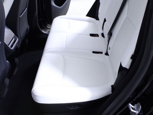 Used 2026 Tesla Model Y 2WD image 13