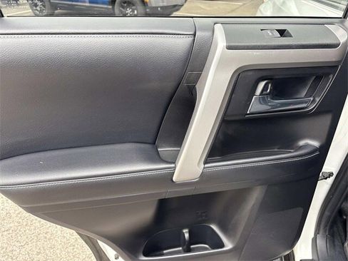 Used 2019 Toyota 4Runner SR5 w/ Four Season Floor Mat Package image 19