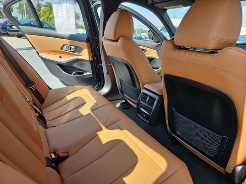 Used 2023 BMW 330i Sedan w/ M Sport Package image 11