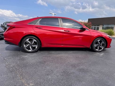 Used 2022 Hyundai Elantra Limited FWD image 6