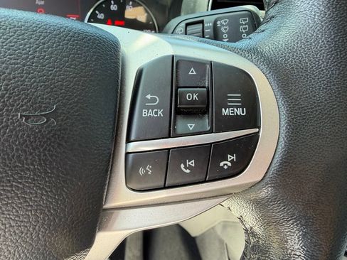 Used 2022 Ford Explorer XLT w/ Equipment Group 202A AWD/4WD image 16