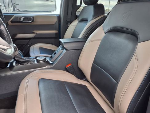 Used 2022 Ford Bronco Wildtrak image 3