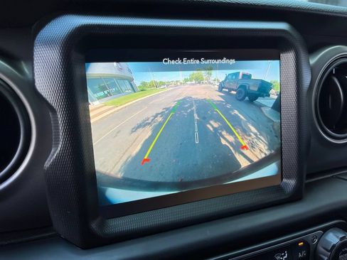 Used 2022 Jeep Wrangler Unlimited Sport AWD/4WD image 31