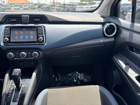 Used 2025 Nissan Versa SV FWD image 33