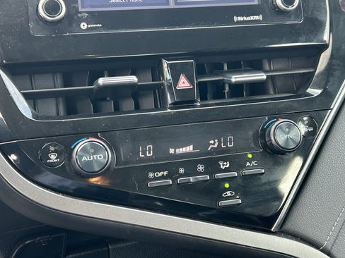Used 2024 Toyota Camry SE FWD image 20