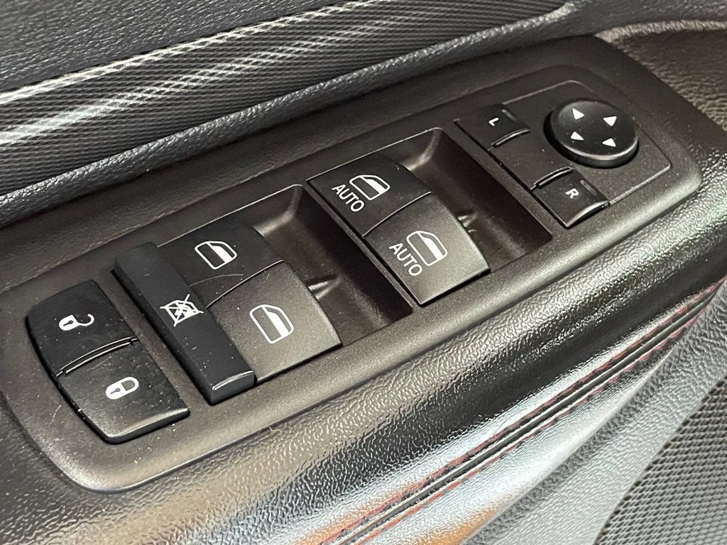 Used 2022 Dodge Durango R/T w/ Blacktop Package AWD/4WD image 20