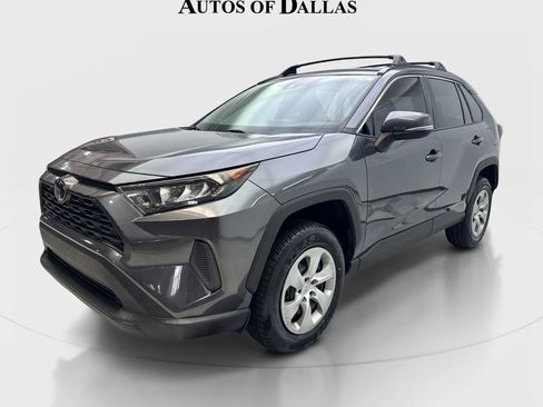 Used 2021 Toyota RAV4 LE FWD image 2