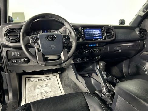 Used 2020 Toyota Tacoma TRD Sport w/ TRD Premium Sport Package AWD/4WD image 16
