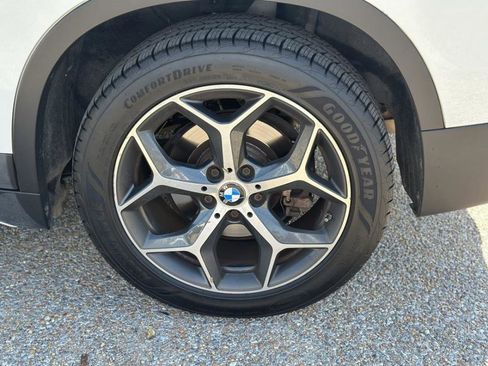 Used 2017 BMW X1 xDrive28i image 10