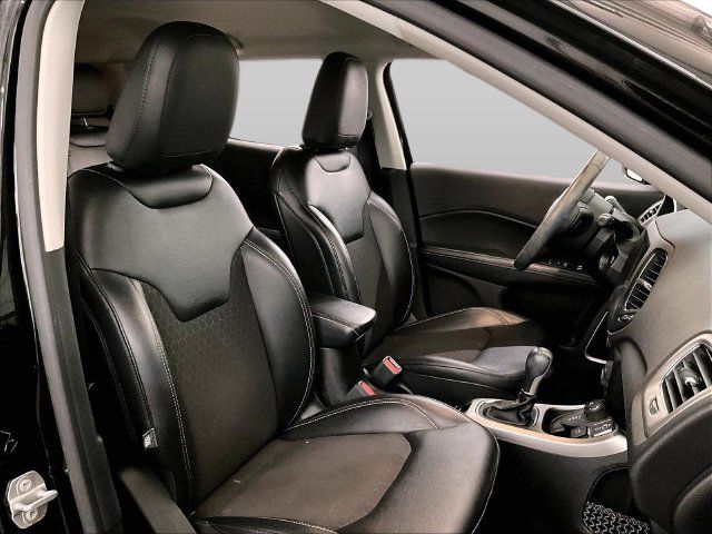 Used 2019 Jeep Compass Latitude w/ Popular Equipment Group AWD/4WD image 7