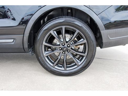 Used 2018 Ford Explorer XLT w/ Equipment Group 202A FWD image 31