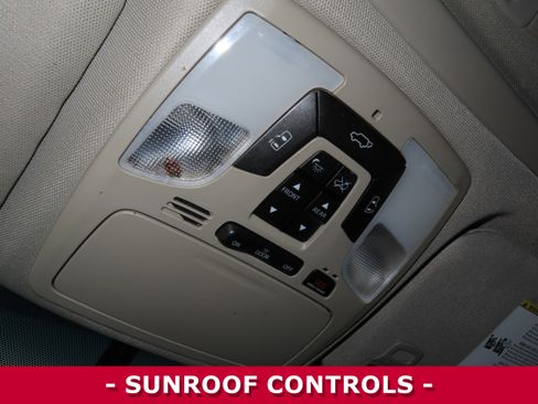 Used 2015 Toyota Sienna Limited image 28