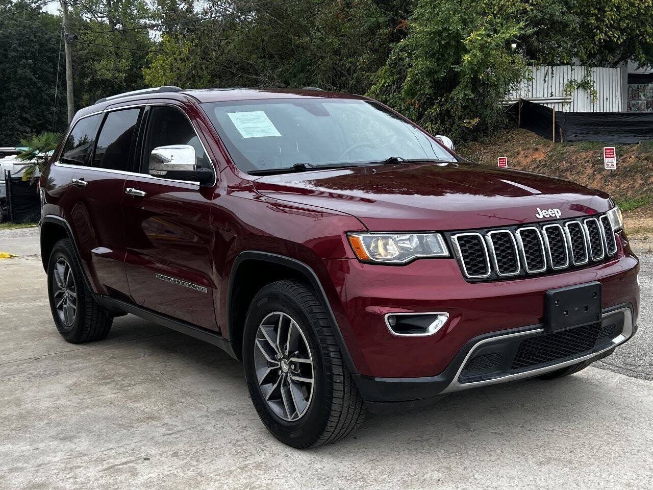 Used 2017 Jeep Grand Cherokee Limited AWD/4WD image 8