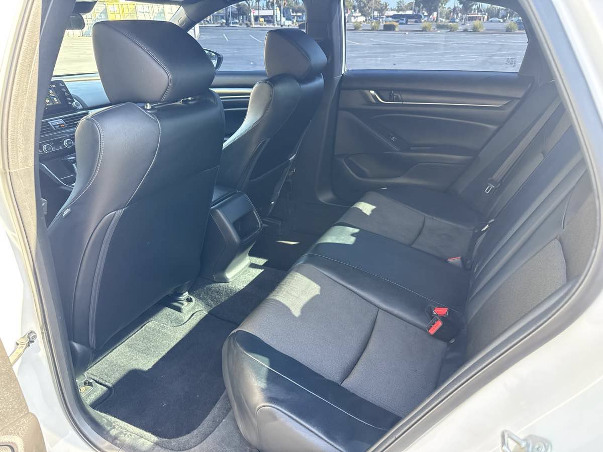Used 2018 Honda Accord Sport image 23