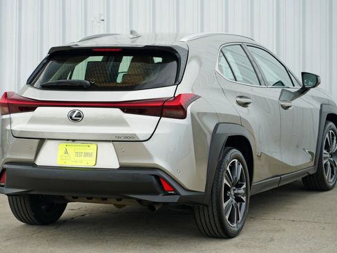 Used 2021 Lexus UX 200 image 48