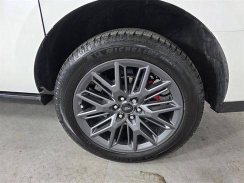 Used 2025 Ford Expedition Max Platinum w/ Stealth Performance Package image 18