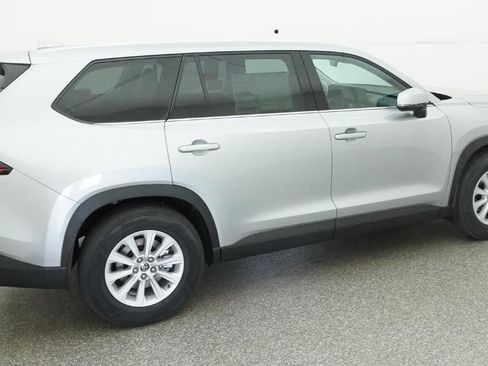New 2026 Toyota Grand Highlander XLE image 10