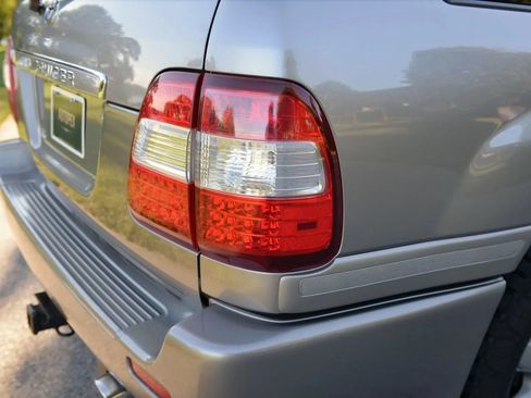 Used 2007 Toyota Land Cruiser AWD/4WD image 47