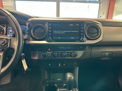 Certified 2022 Toyota Tacoma SR5 w/ Black Out Package (TMS) AWD/4WD image 23