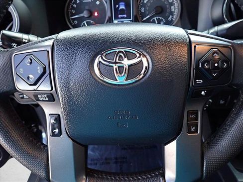 Used 2020 Toyota Tacoma TRD Off-Road w/ TRD Premium Off Road Package AWD/4WD image 18