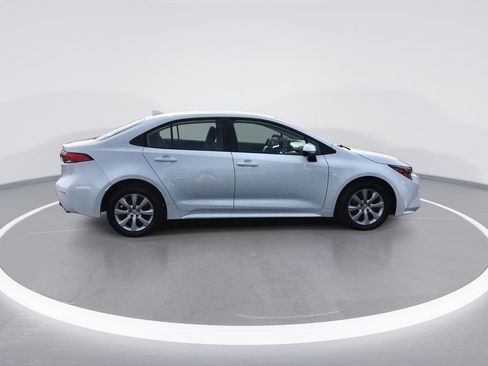 Used 2024 Toyota Corolla LE image 9