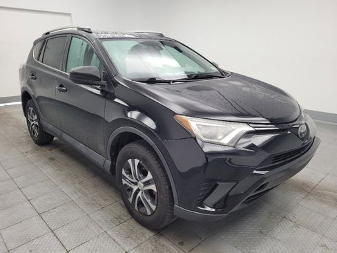 Used 2018 Toyota RAV4 LE FWD image 13