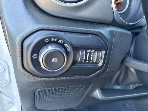 Used 2022 Jeep Wrangler Unlimited Sport image 27