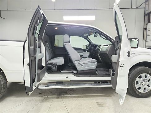 Used 2012 Ford F150 XLT w/ XLT Chrome Pkg image 43