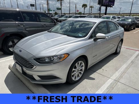 Used 2017 Ford Fusion SE FWD image 1