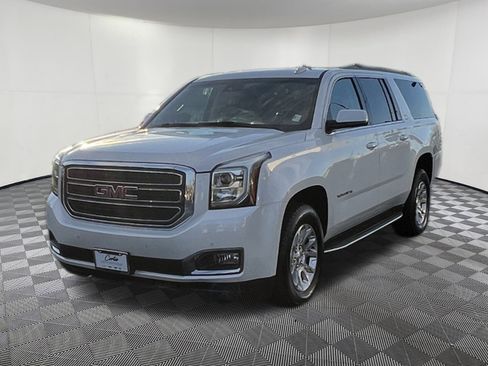 Used 2018 GMC Yukon XL SLT w/ HD Trailering Package image 3
