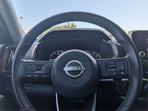 Used 2024 Nissan Pathfinder SV FWD image 27