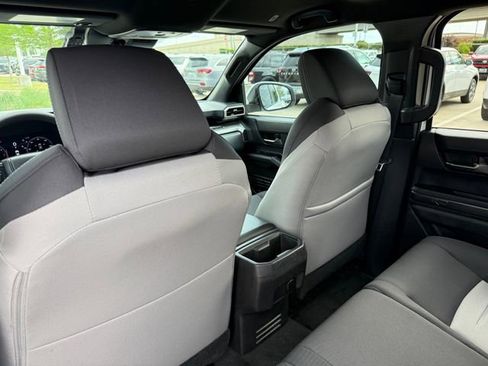 Used 2025 Toyota Tacoma TRD Off-Road image 25